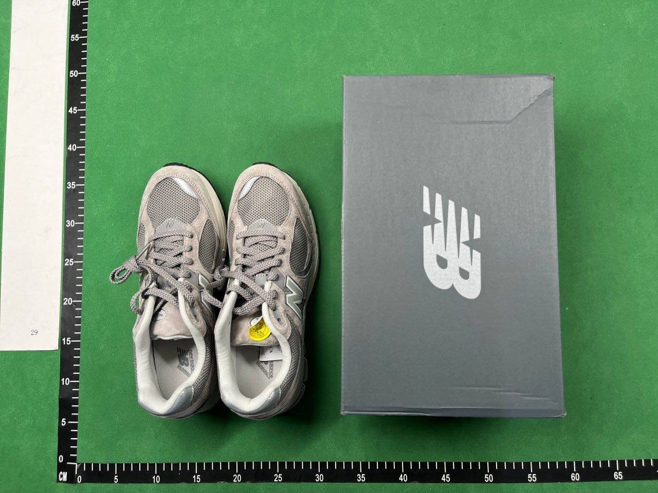  New Balance 990 Series Sneakers [23 styles]