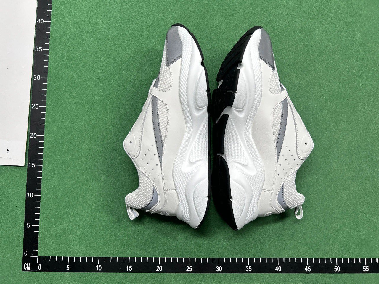 Dior B22 Sneakers [36 styles]