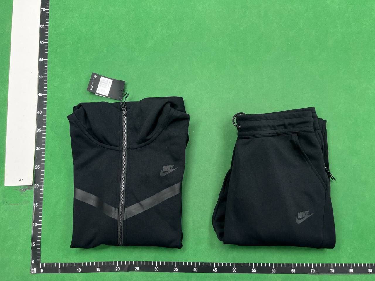 Nike Sportswear Tech Fleece Joggers [40 styles]