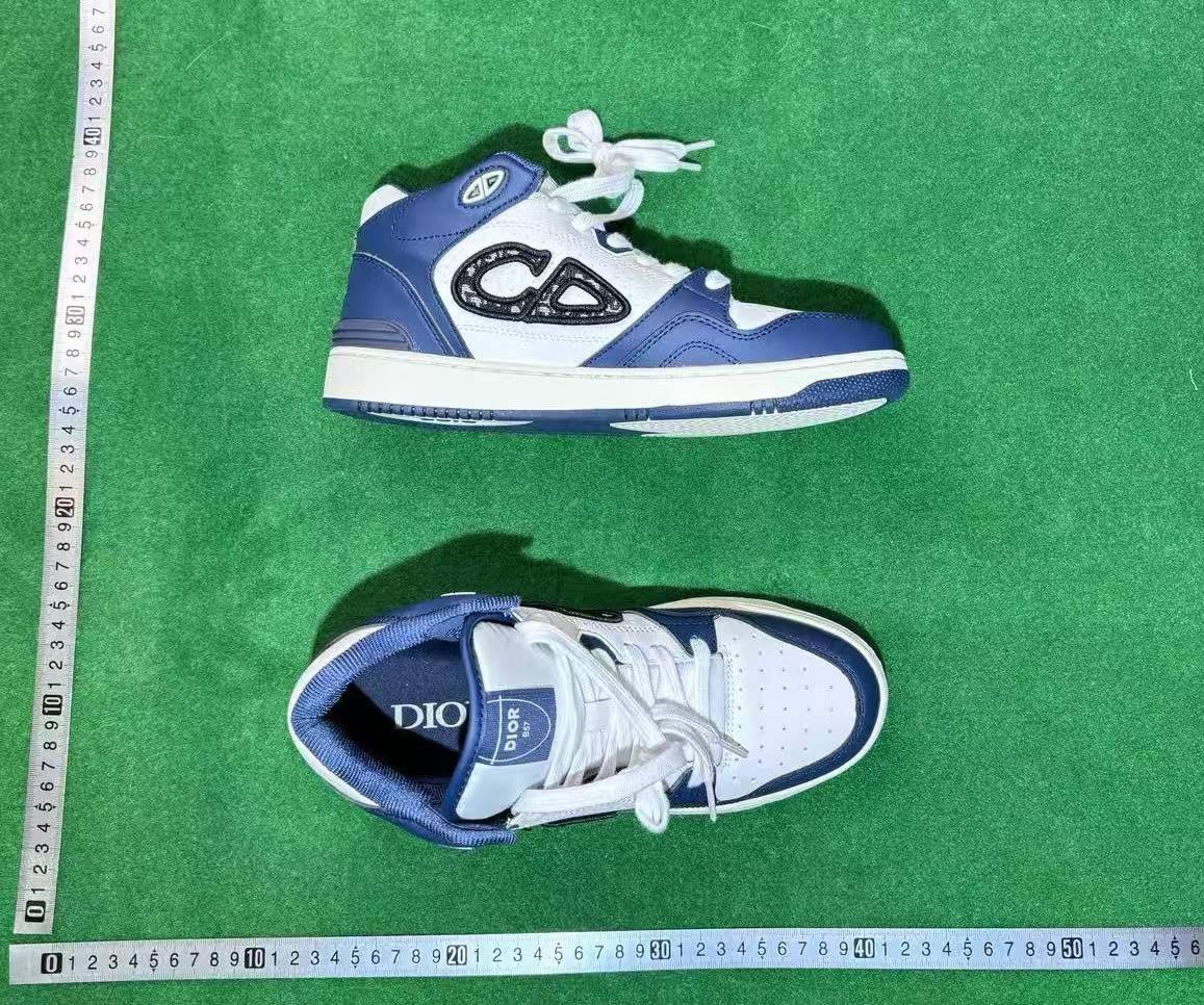 Dior Unveils Retro B57 Leather Sneakers [1 style]