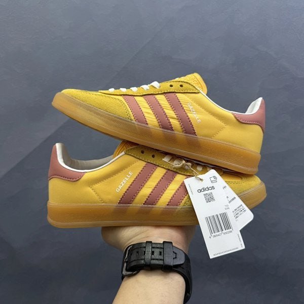  Adidas Gazelle Sneakers [20 styles]
