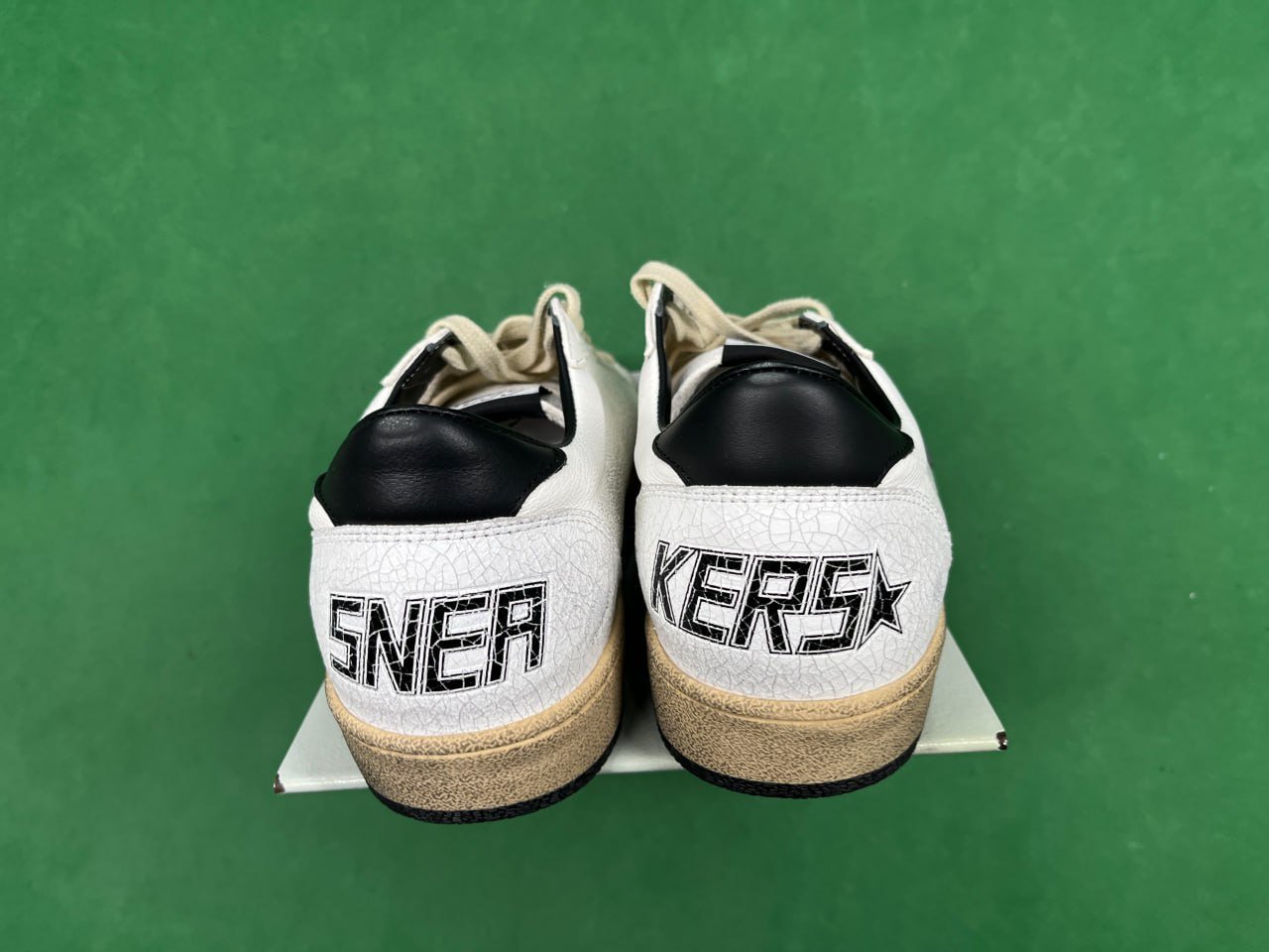  Golden Goose Super-Star Sneakers [35 styles]