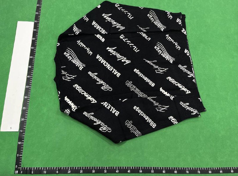 Balenciaga Logo Print Sweater [26 styles]