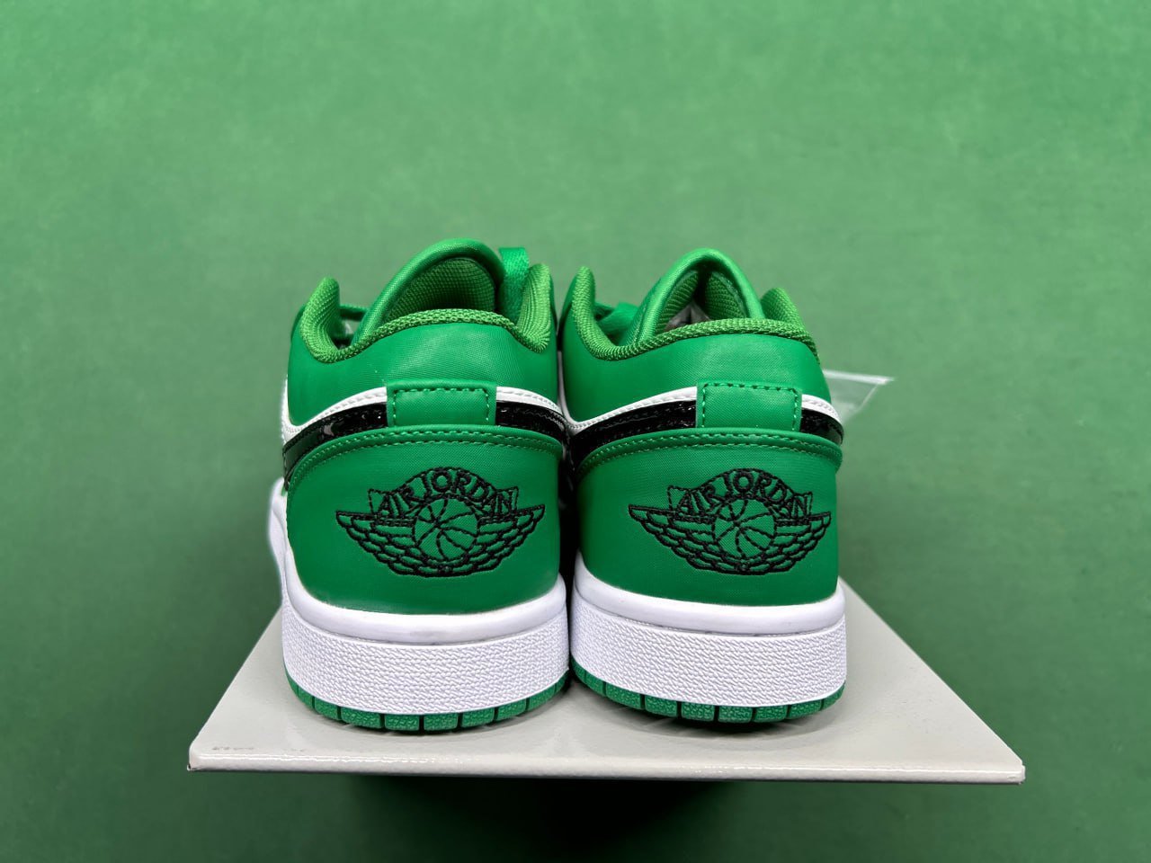  Air Jordan 1 Low OG Sneakers [12 styles]