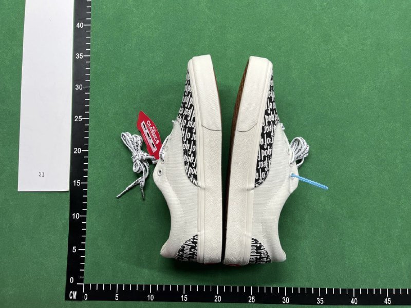  Vans Old Skool Sneakers [40 styles]