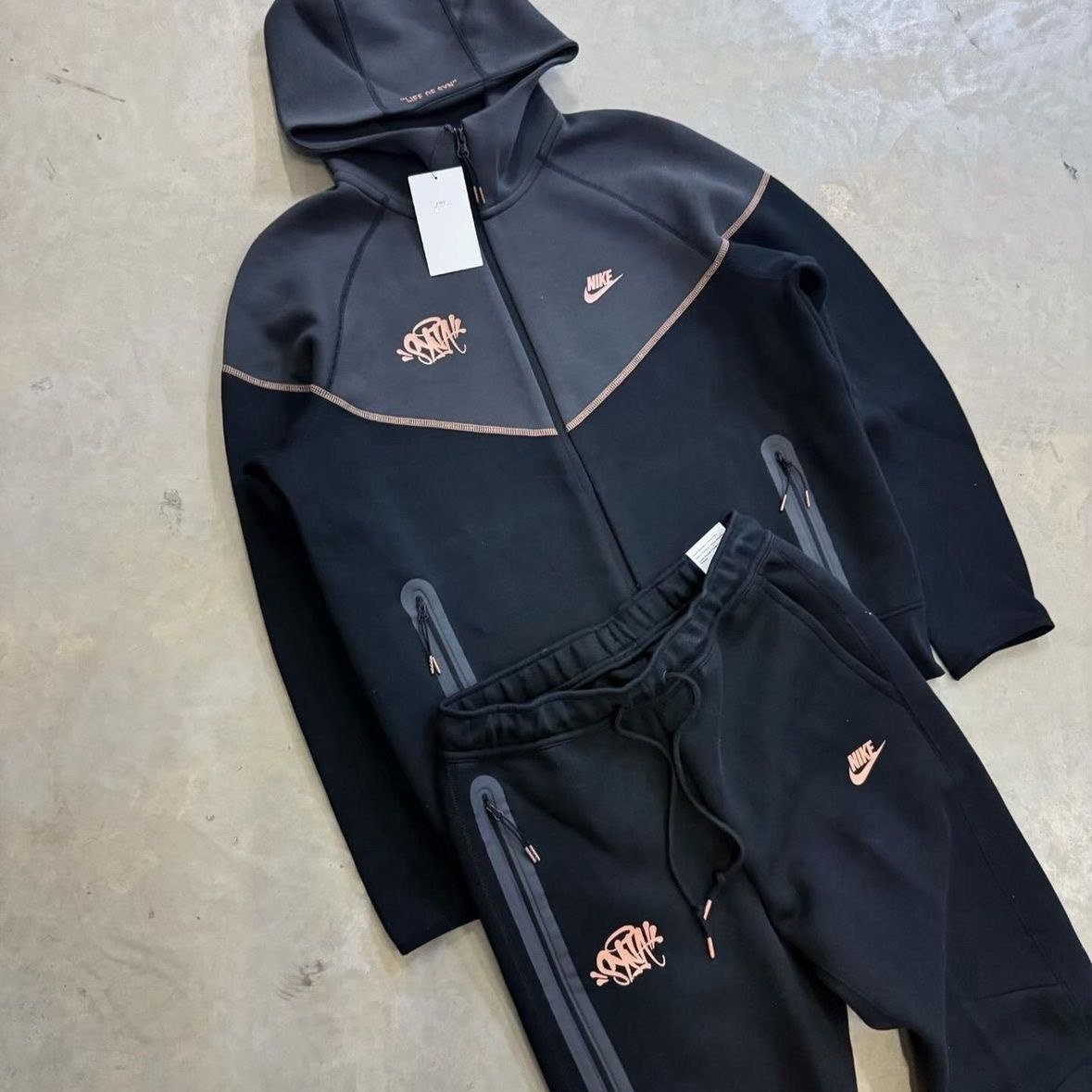 Nike B22 Hoodie and Pants Set