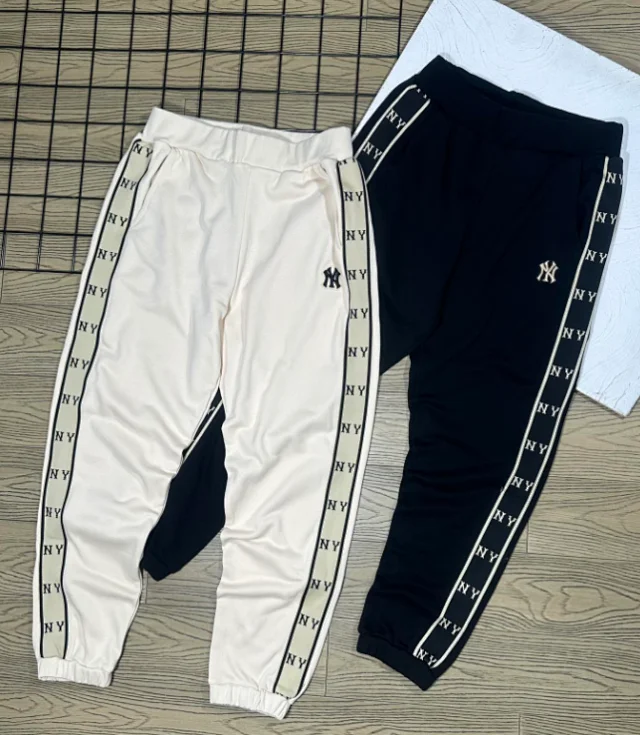 New Era MLB Tape Trim Sweatshirt [4 styles]