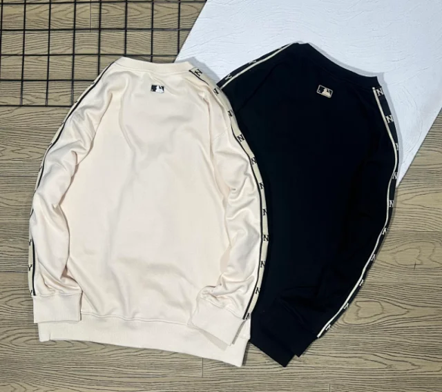 New Era MLB Tape Trim Sweatshirt [4 styles]