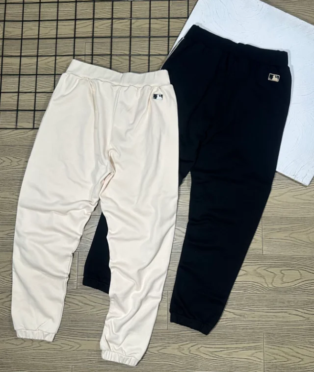 New Era MLB Tape Trim Sweatshirt [4 styles]