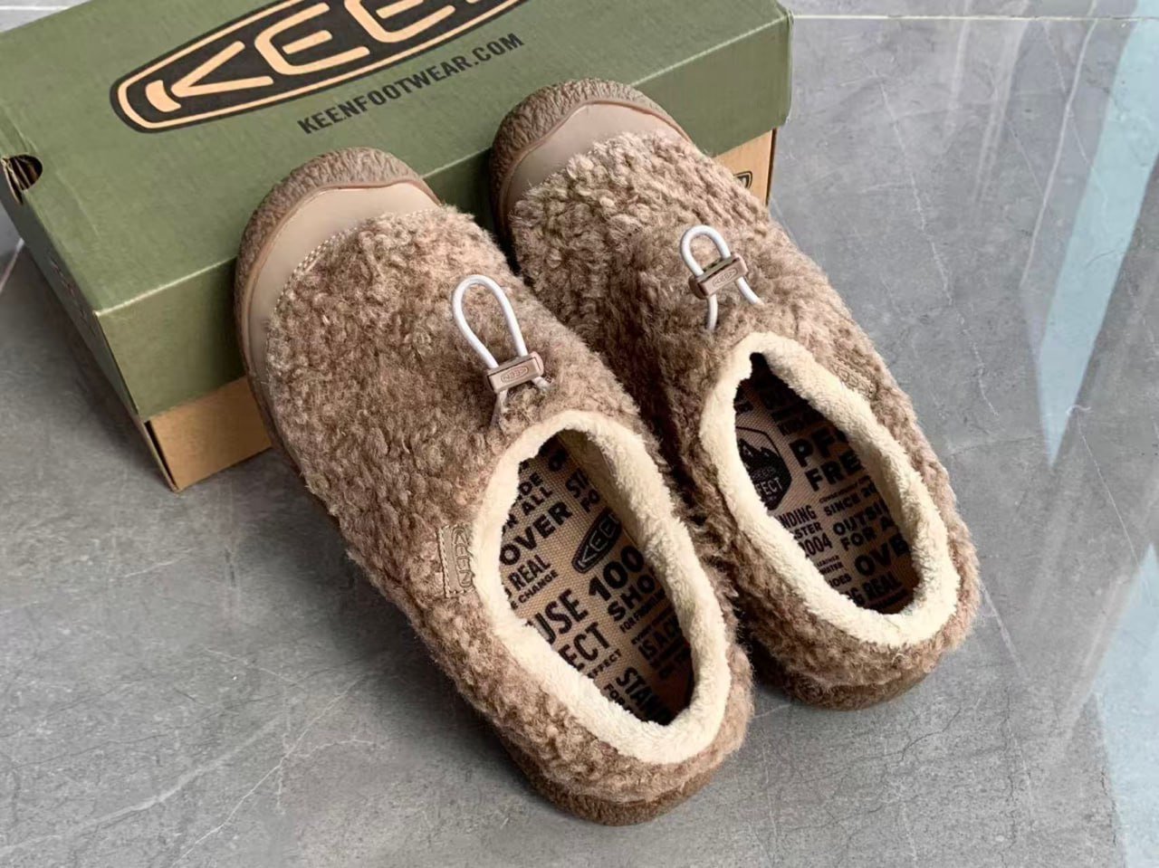  KEEN Plush Slippers [21 styles]