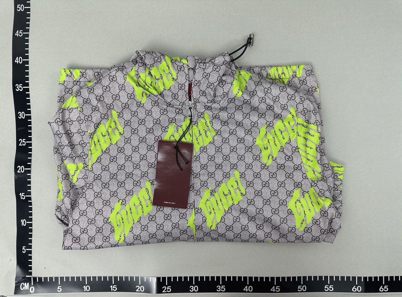  Gucci GG Supreme Hooded Jacket [19 styles]