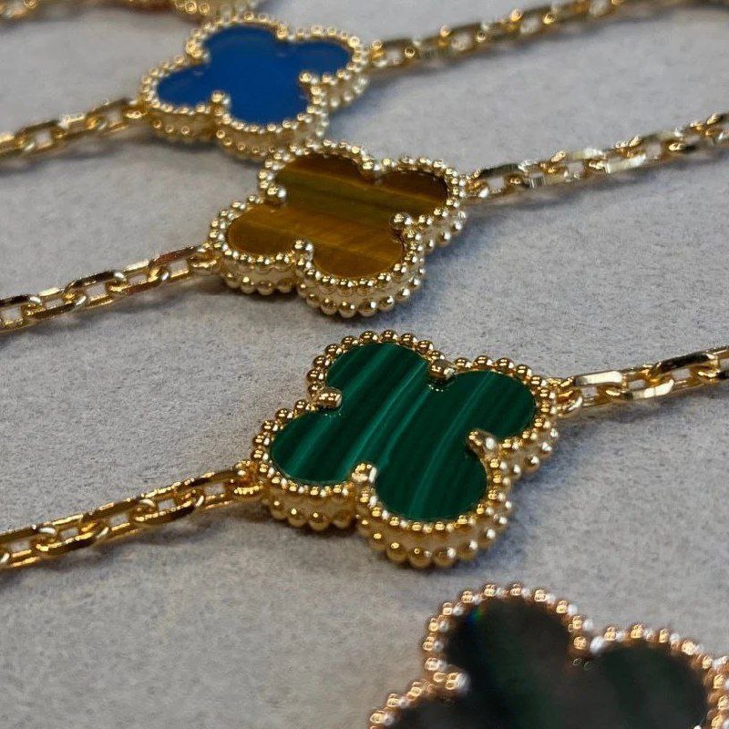 V Gold High Version Clover Bracelets [40 styles]