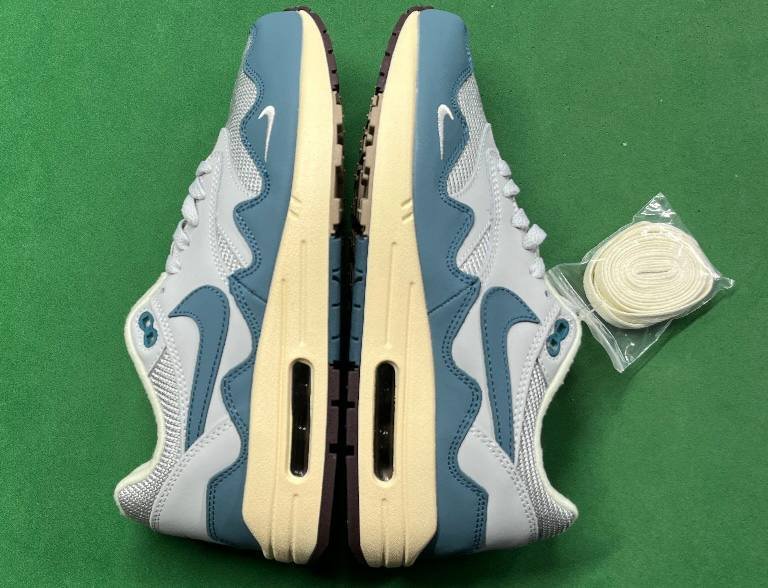 Nike Air Max 1 Sneakers [30 styles]