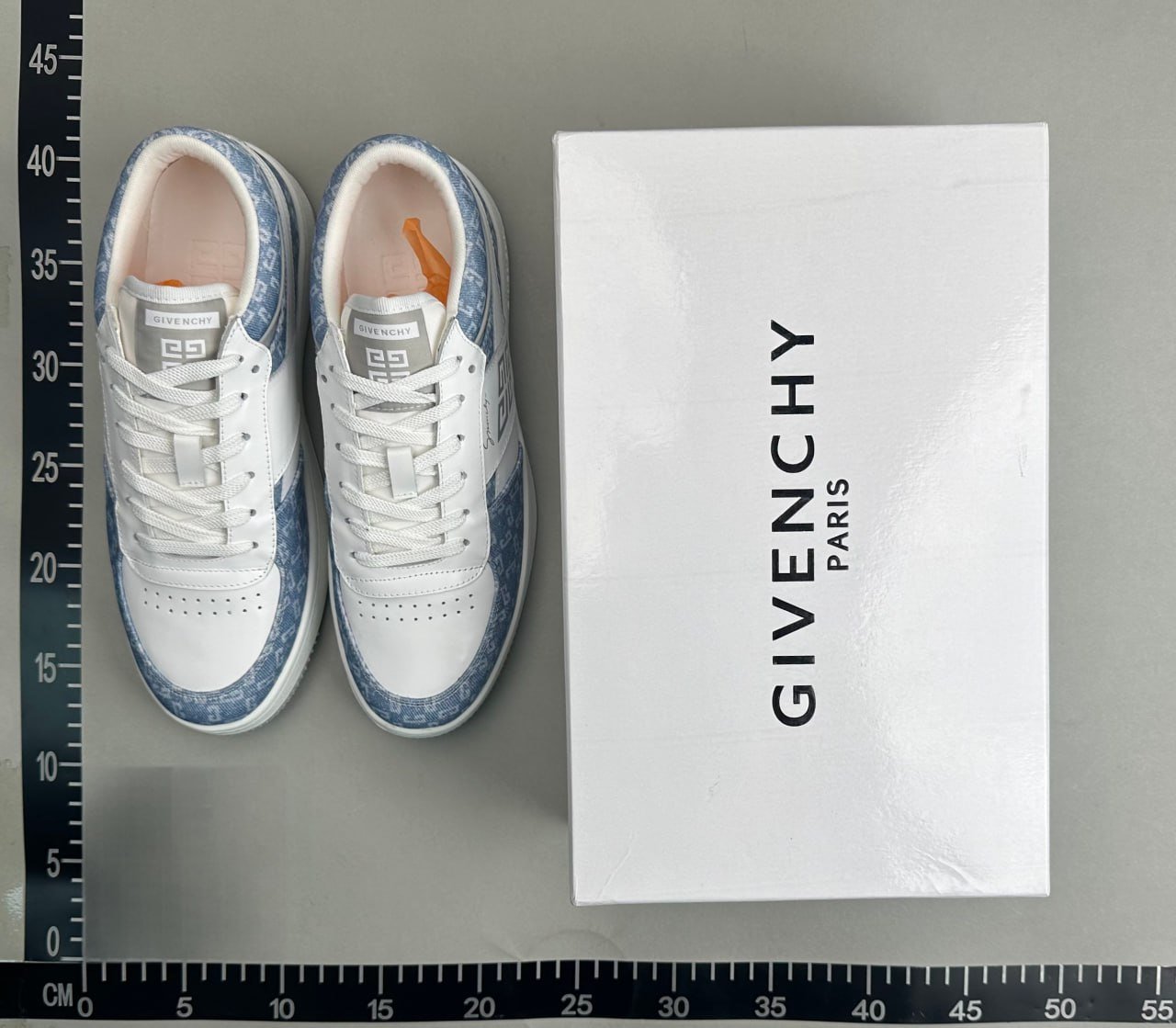  Givenchy B22 Sneakers [12 styles]