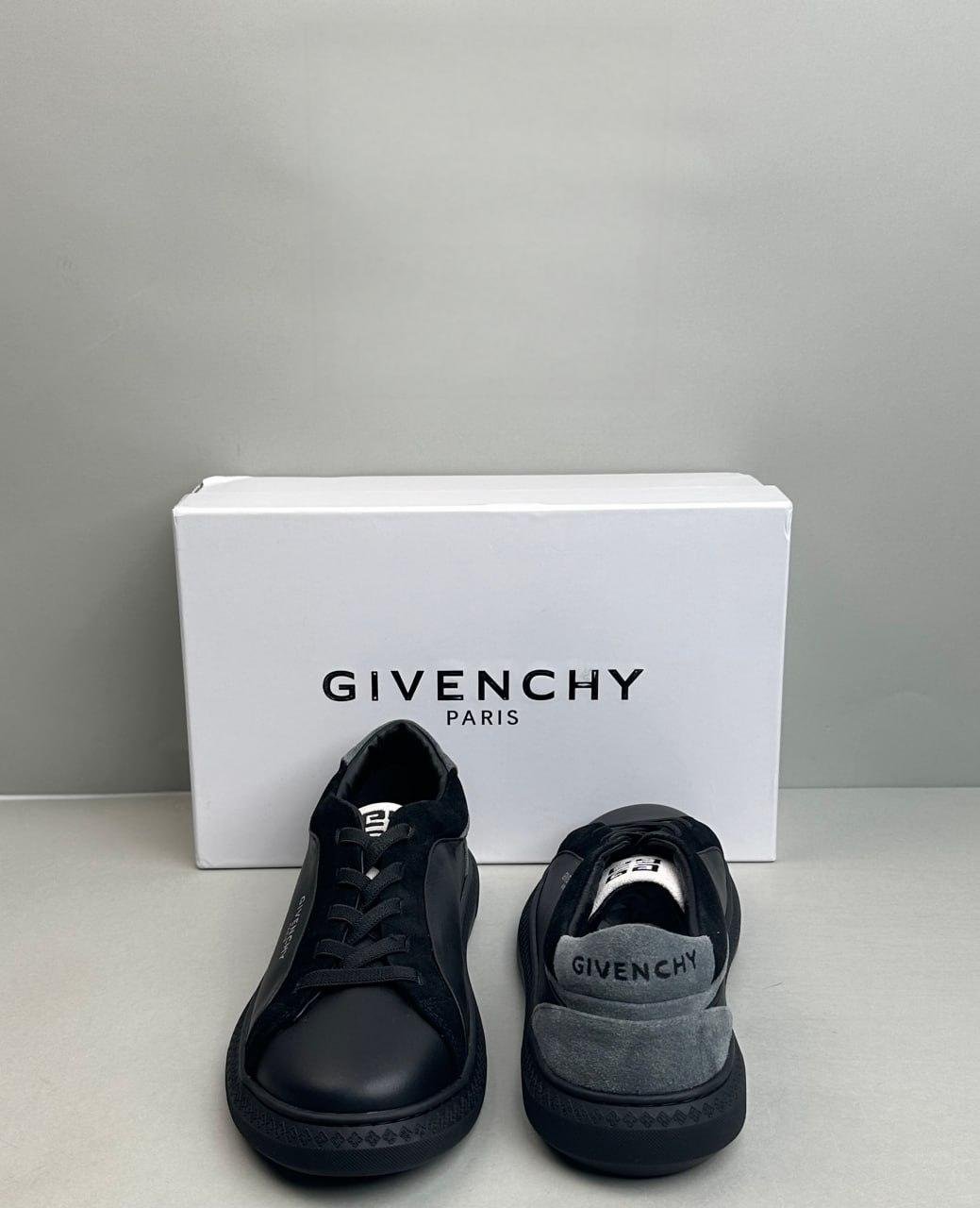  Givenchy B22 Sneakers [4 styles]