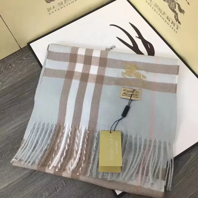Burberry Vintage Check Scarf [8 styles]