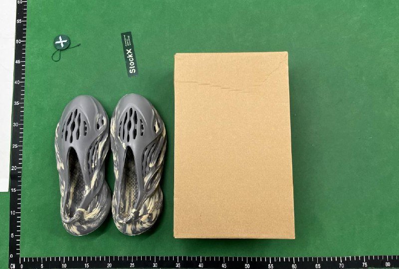  Adidas Yeezy Foam Runner Shoes [26 styles]