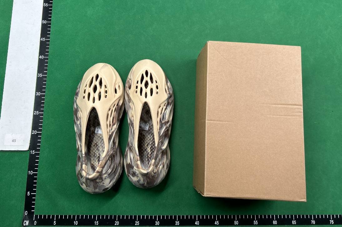  Adidas Yeezy Foam Runner Shoes [26 styles]