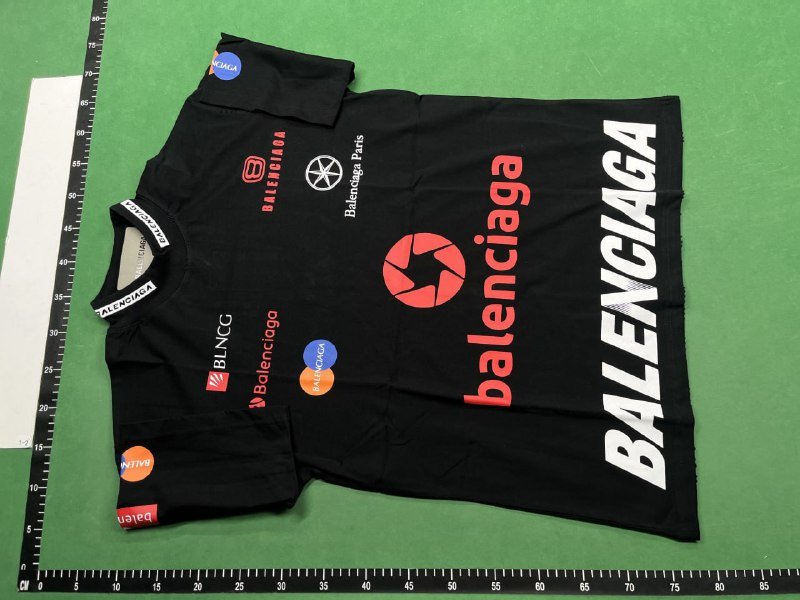  Louis Vuitton Graphic T-Shirt [38 styles]