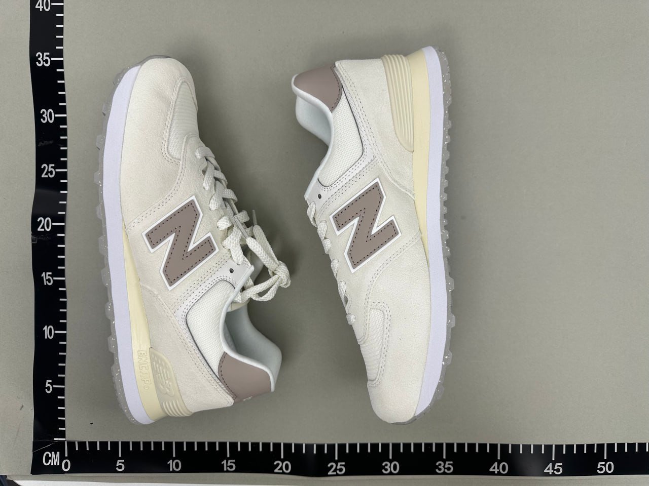 New Balance U574