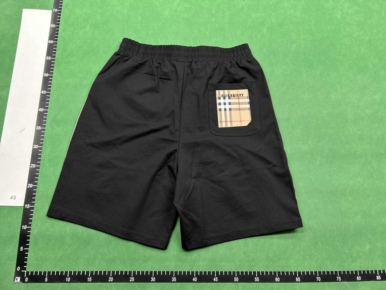 Burberry Shorts __（20+ style）