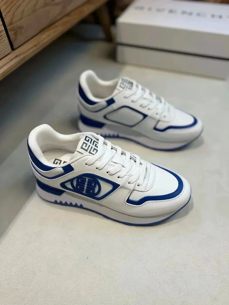 LV trainer Moncler Hogan