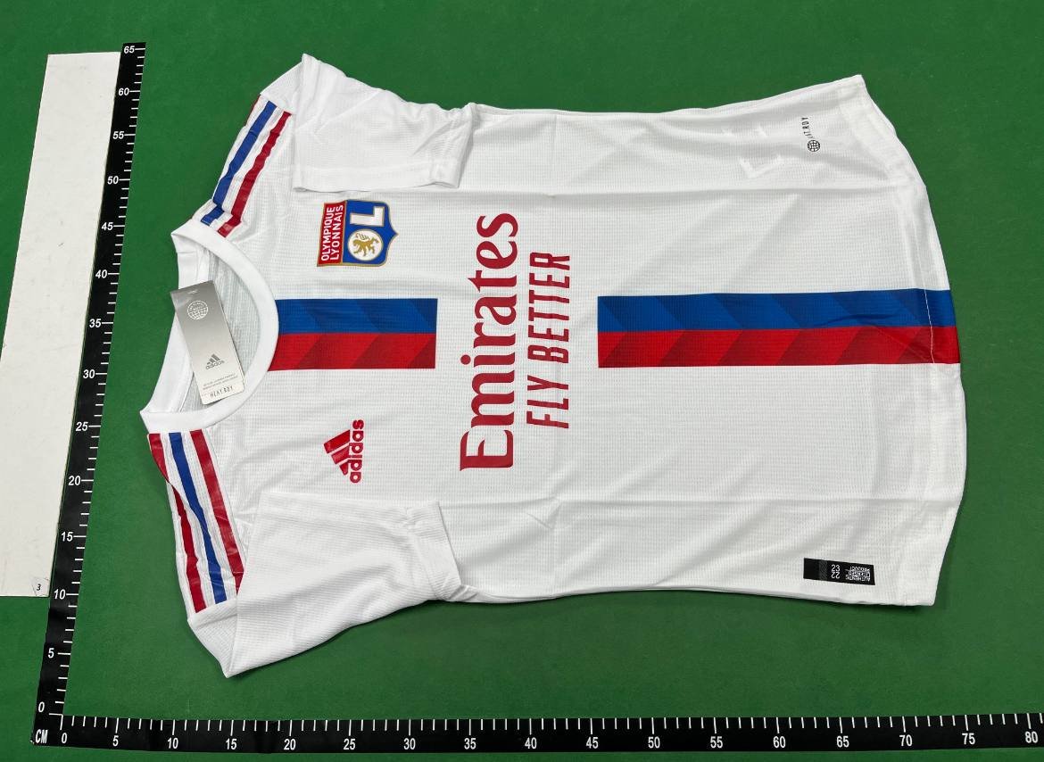 Football T-shirt  (40 CP)