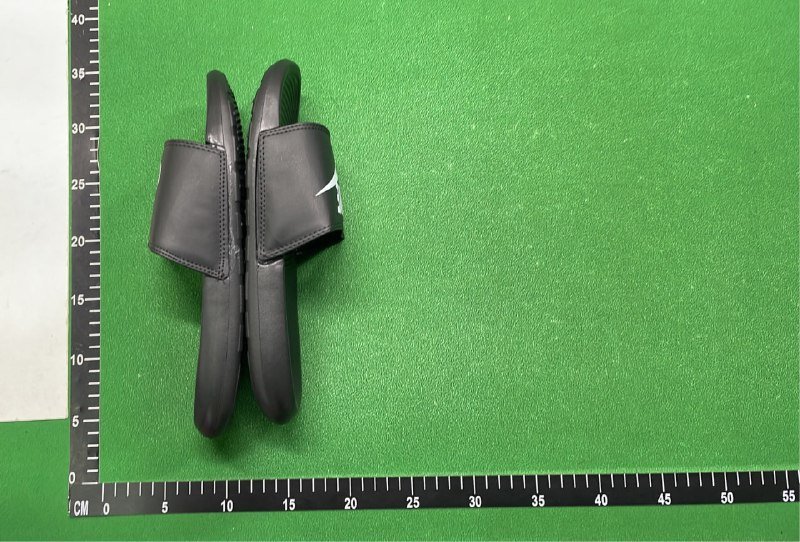 NIKE / JORDAN slippers