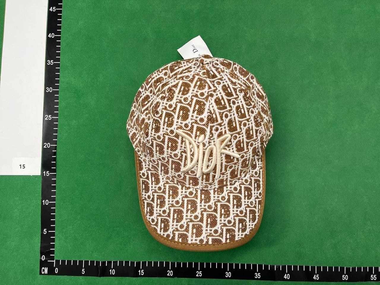 Dior cap (40 CP)