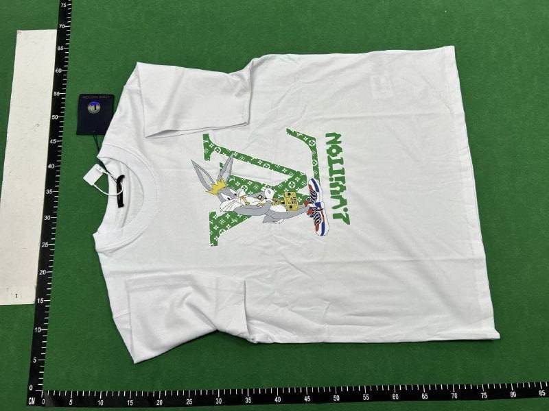  Louis Vuitton tee  