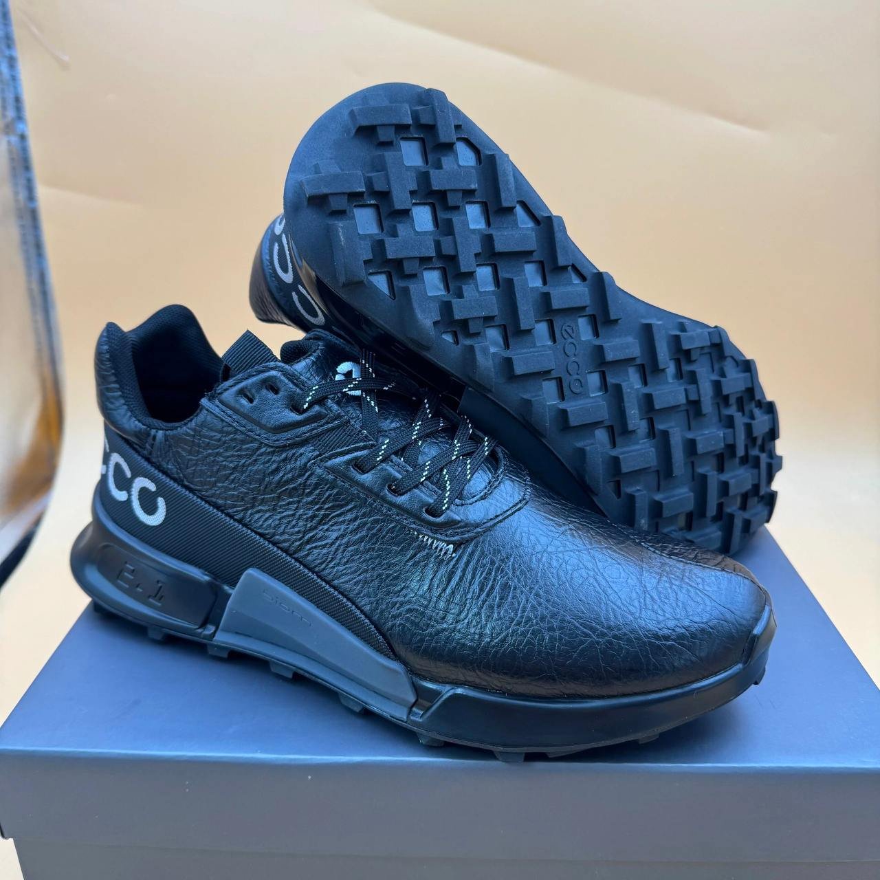 ECCO classic running shoes