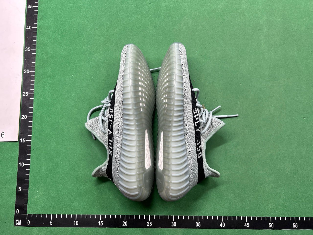 yeezy 350  ( 20 colors 