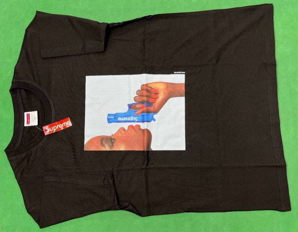 Supreme T-shirt  (32 CP)
