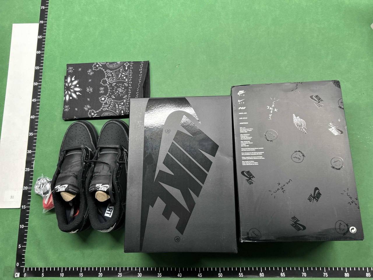 Travis Scott x Air Jordan 1 AJ1                        