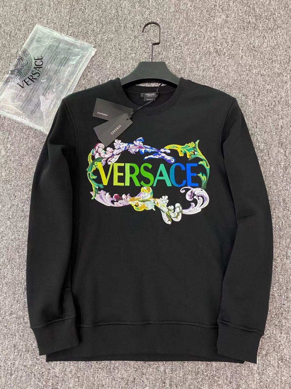  Versace sweatshirt                                      