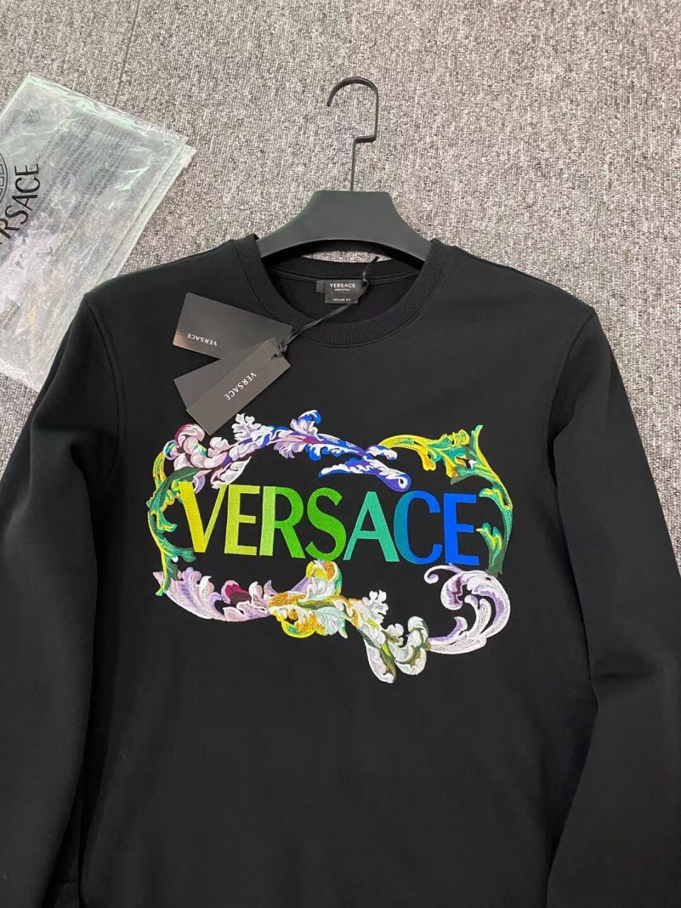 Versace sweatshirt                                      