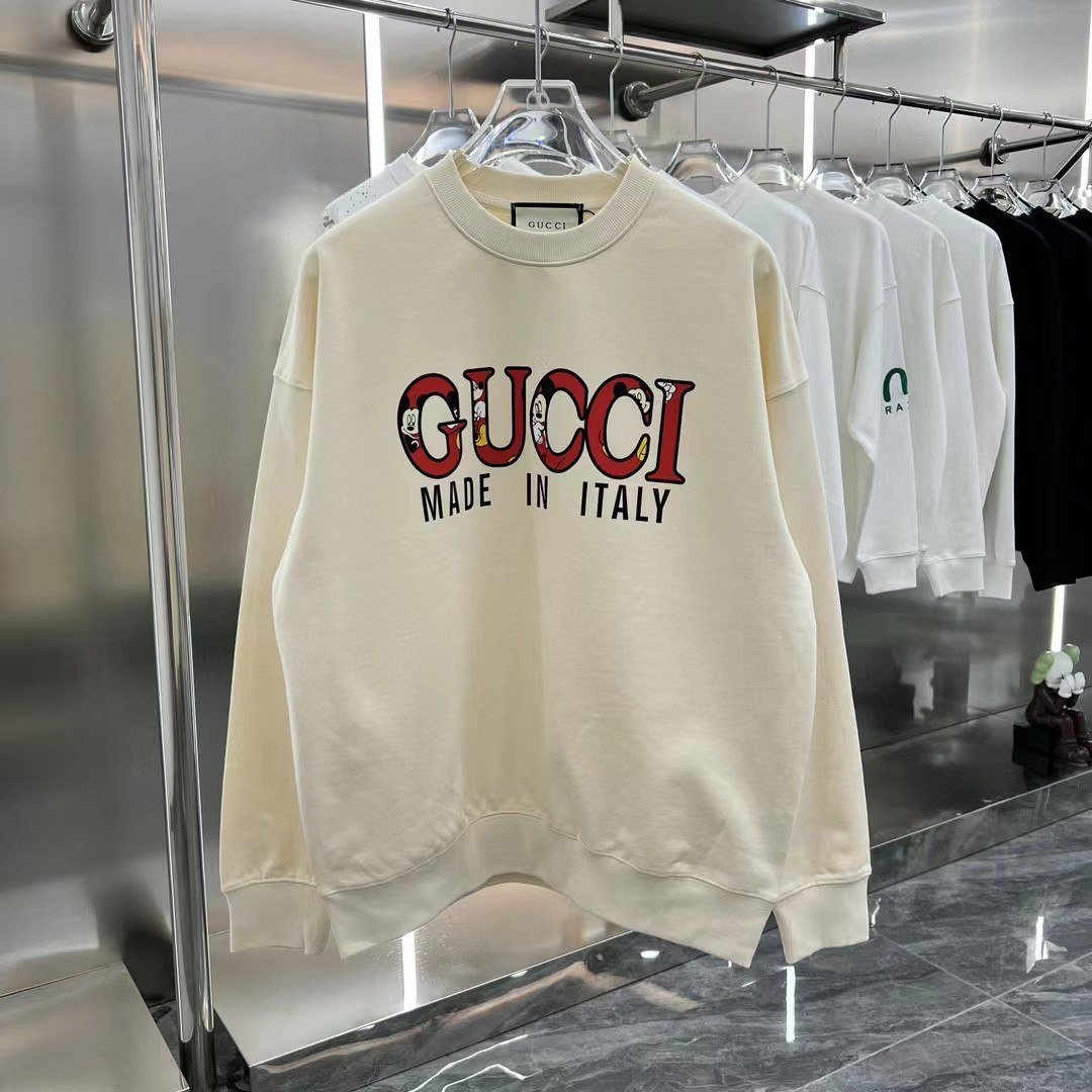  Gucci's new short sleeved shirt                