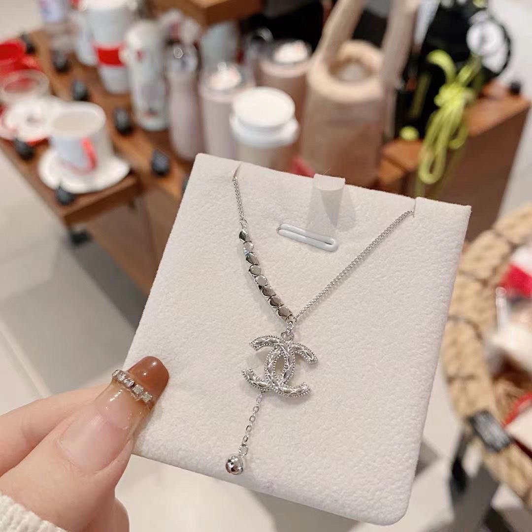  Chanel Fashion Retro Necklace         