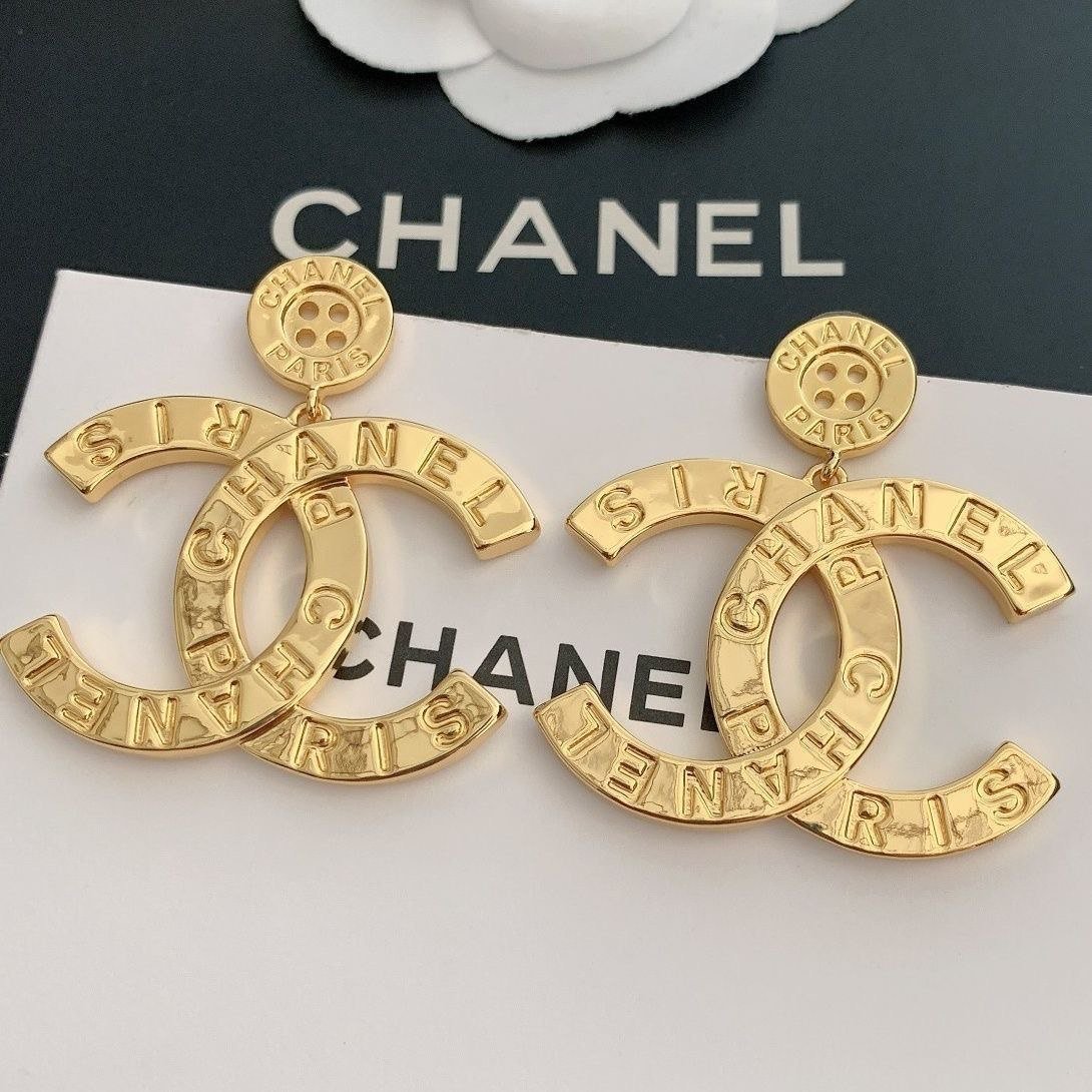   Chanel Fashion Earrings