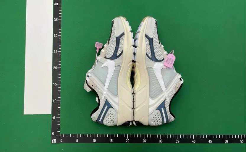 Nike Air Zoom Vomero 5