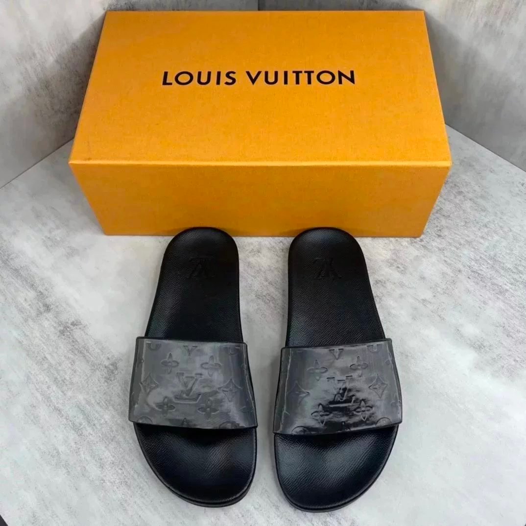 11 Louis Vuitton Slippers