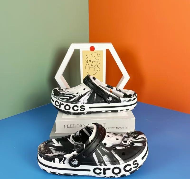 Crocs Graffiti