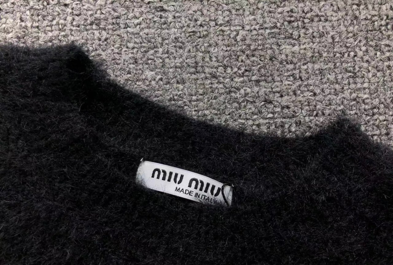 miumiu sweater