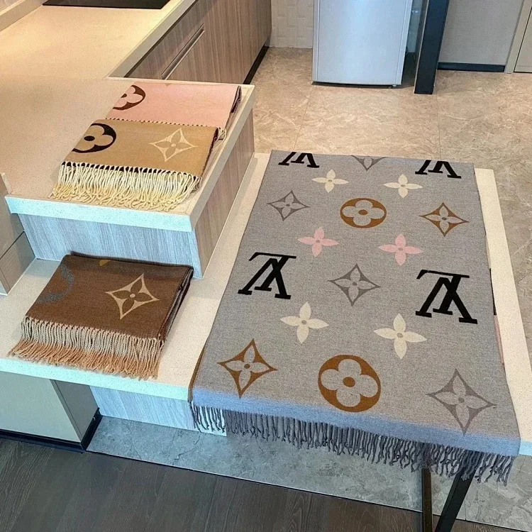LV Louis Vuitton Scarves