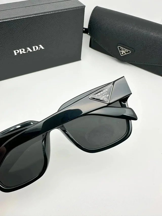 PRADA Fashion glasses