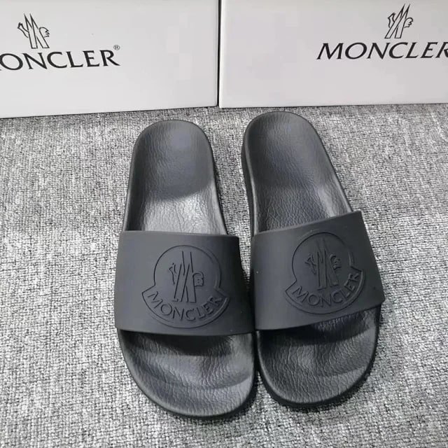 Fashion sandals and slippers