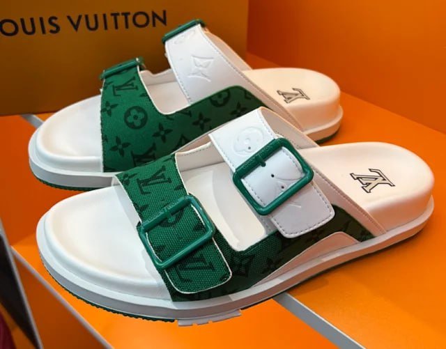 2025 new fashion slippers